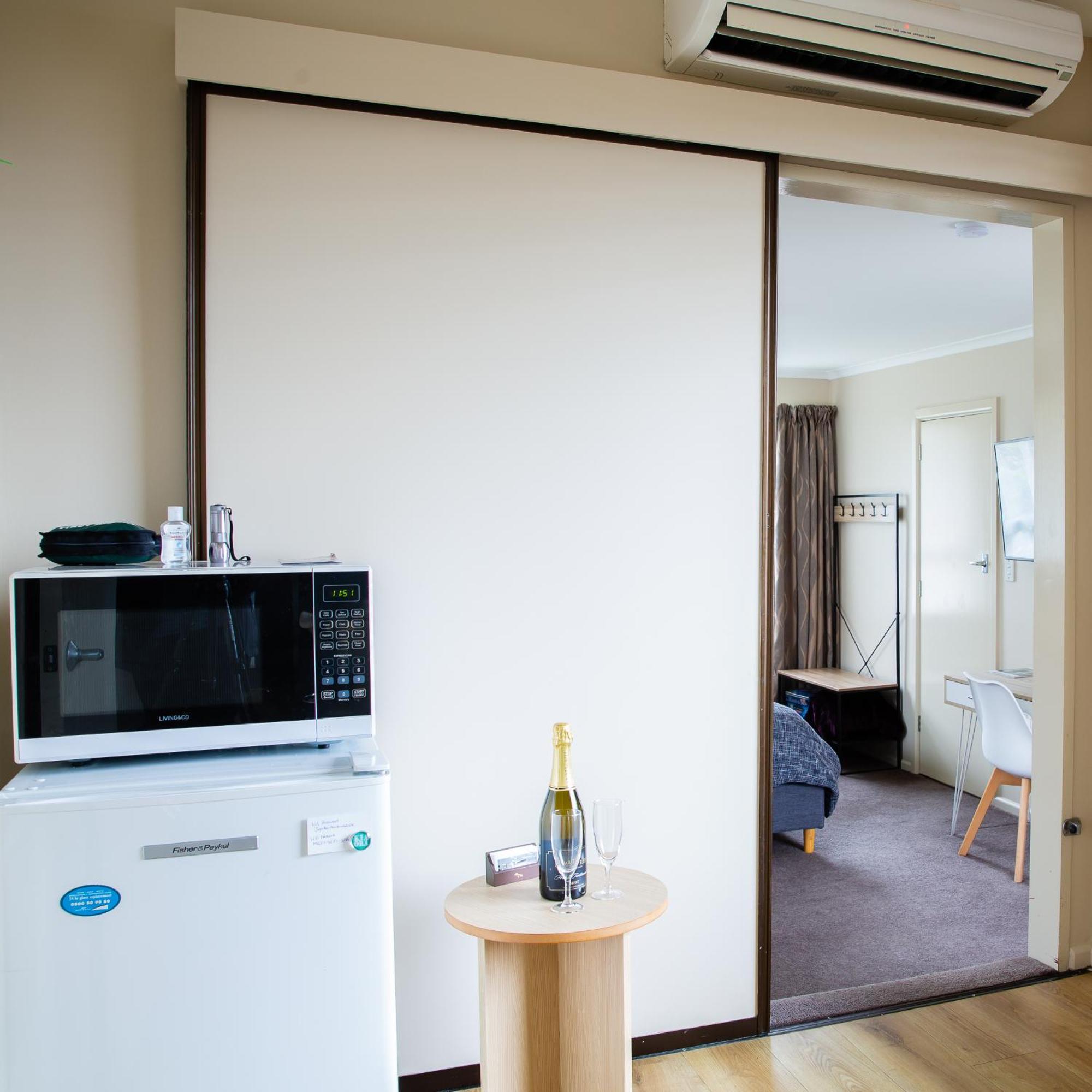 Chic Private Studio 5 Mins From Airport And Shops Villa Christchurch Exterior foto